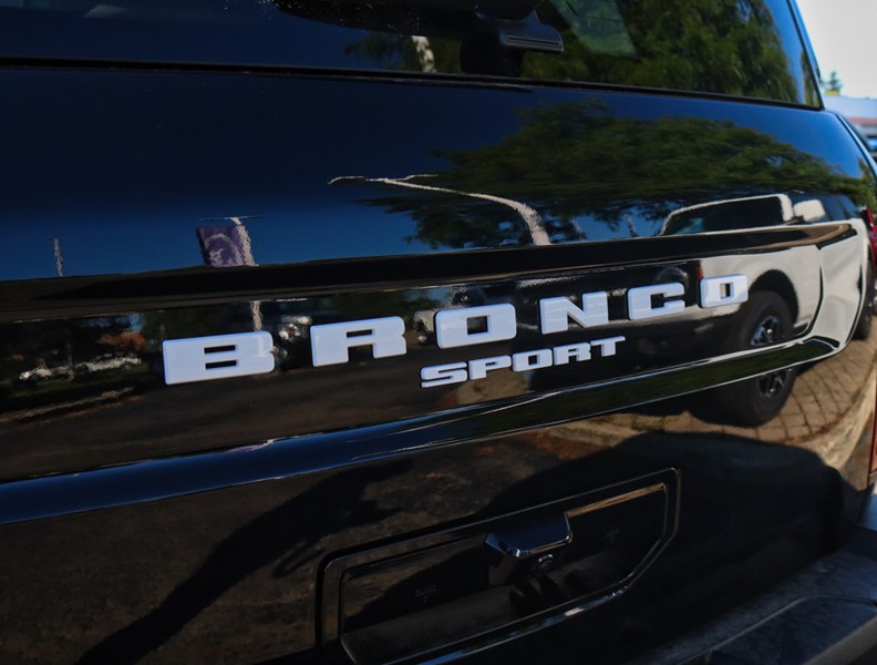 2026 Ford Bronco Sport Badlands | 4X4 | 2.0L | Tech | Roof | Crgo Mgmnt