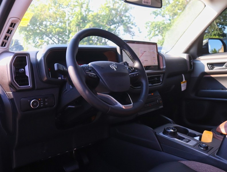 2026 Ford Bronco Sport Outer Banks | 4X4 | 1.5L | Roof | Tech