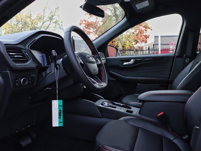 2026 FORD ESCAPE ST-LINE | AWD | HYBRID | ROOF | TECH PK 1 | NAV