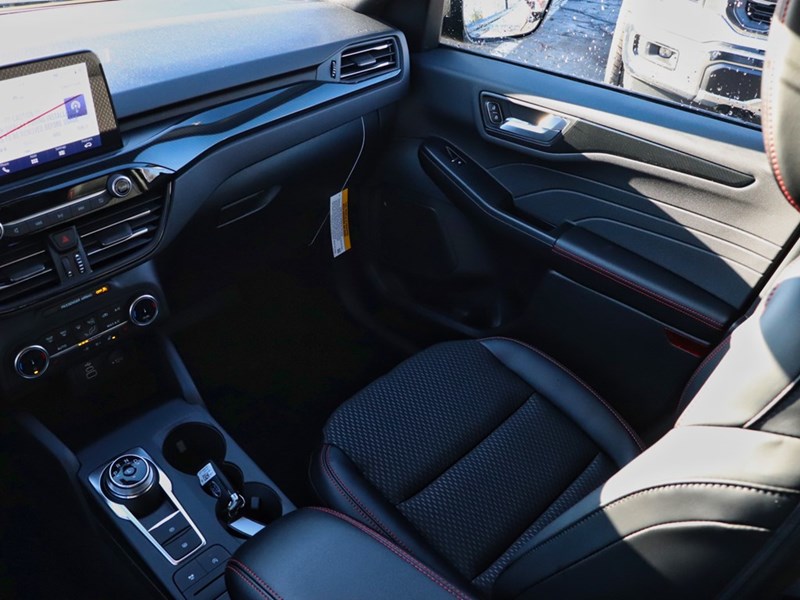 2026 FORD ESCAPE ST-LINE | AWD | 1.5L | HTD STR WHL | BLIS | LED