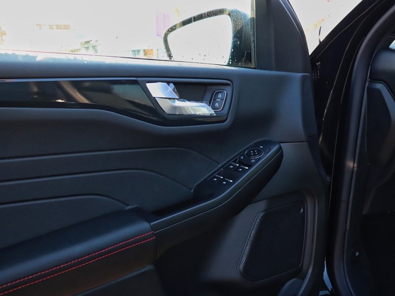 2026 FORD ESCAPE ST-LINE | AWD | 1.5L | HTD STR WHL | BLIS | LED