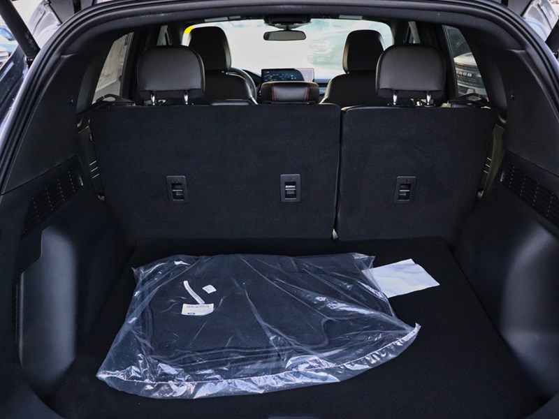 2026 Ford Escape ST-Line | AWD | 1.5L | TECH PKG 1 | NAV | HTD STR