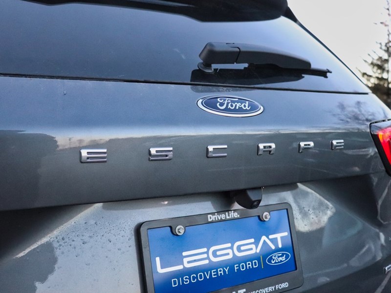 2026 Ford Escape ST-Line | AWD | 1.5L | TECH PKG 1 | NAV | HTD STR