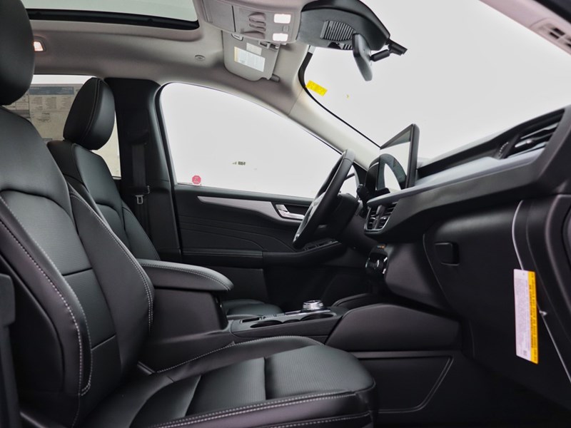 2026 Ford Escape Platinum | AWD | 2.0L | ROOF | TOW | ADP CRU | 19s