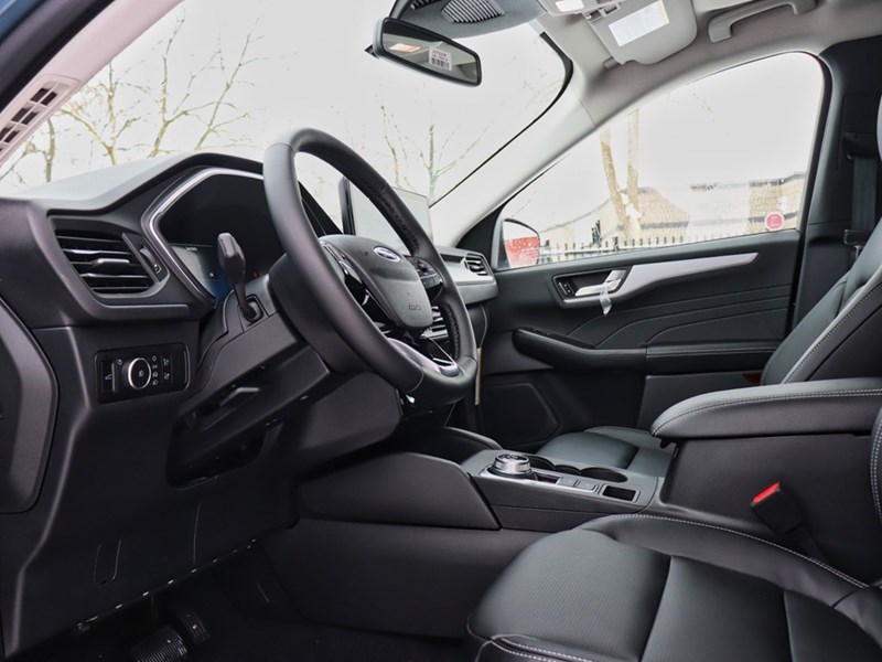 2026 Ford Escape Platinum | AWD | 2.0L | ROOF | TOW | ADP CRU | 19s