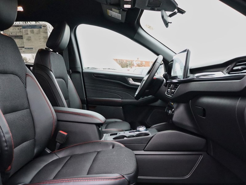 2026 Ford Escape St-Line | AWD | Hybrid | Tech Pkg 1