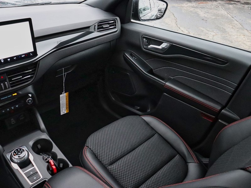 2026 Ford Escape St-Line | AWD | Hybrid | Tech Pkg | Roof