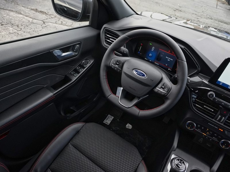 2026 Ford Escape St-Line | AWD | Hybrid