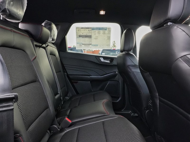 2026 Ford Escape St-Line | AWD | Hybrid
