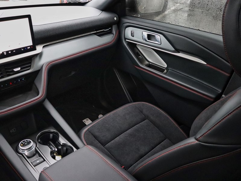 2026 Ford Explorer ST | 4WD | 3.0L | Roof | Tow | 360 | Htd Str Whl