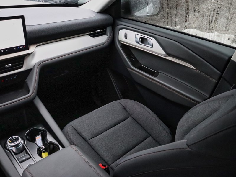 2026 Ford Explorer Active | 4WD | Bench Seat | 7 Pass