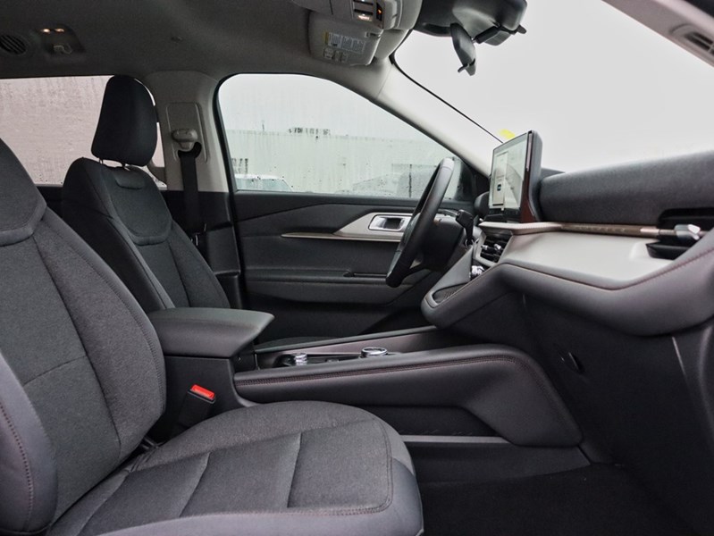 2026 Ford Explorer Active | 4WD | Bench Seat | 7 Pass