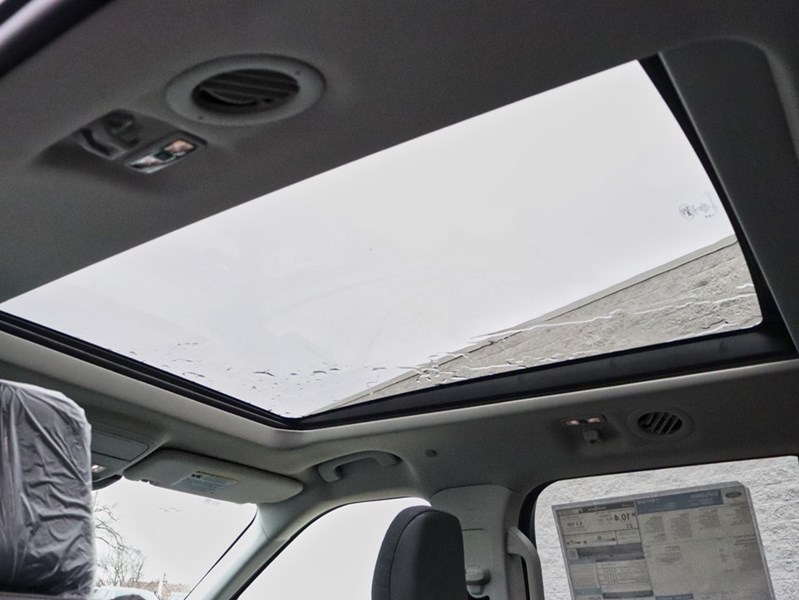 2026 Ford Explorer Active | 4WD | Roof | Comf Pkg | Prem 20S