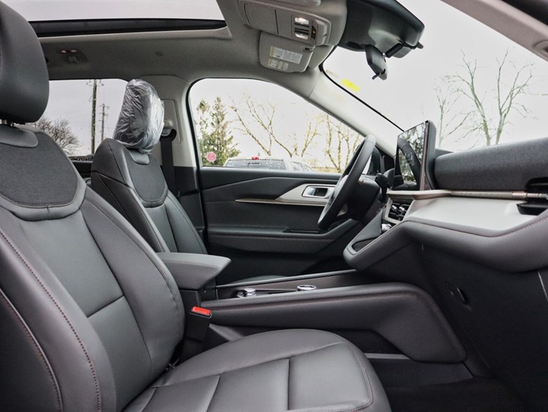 2026 Ford Explorer Active | 4WD | Roof | Comf Pkg | Prem 20S