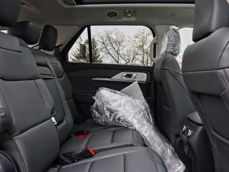 2026 Ford Explorer Active | 4WD | Roof | Comf Pkg | Prem 20S