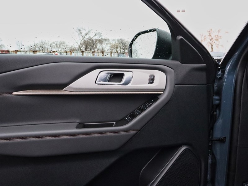 2026 Ford Explorer Active | 4WD | Roof | Comf Pkg | Prem 20S