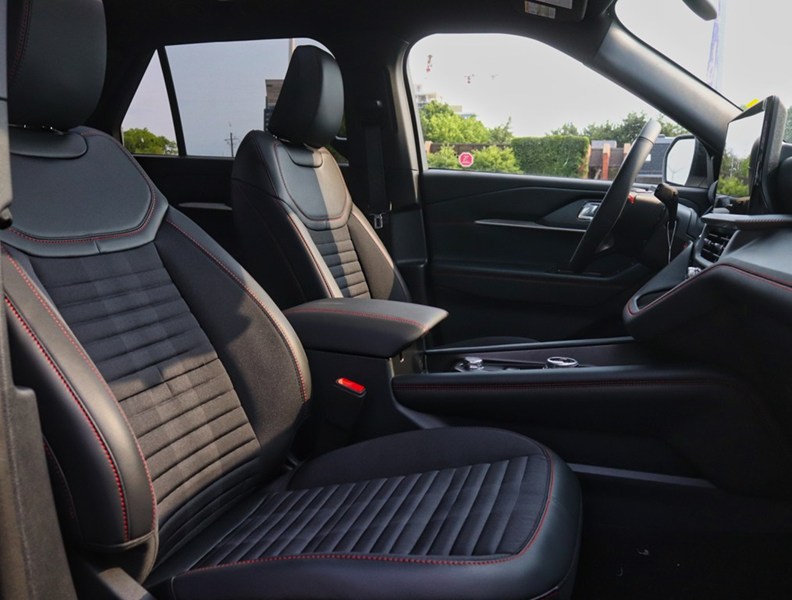 2026 Ford Explorer St-Line | 4WD | Roof | Prem Pkg | Street Pk