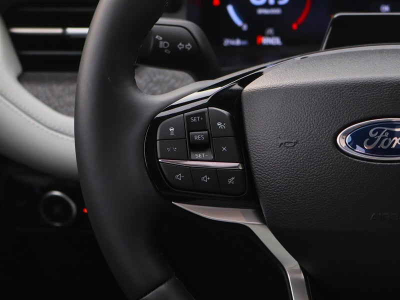 2026 Ford Explorer Platinum 4WD