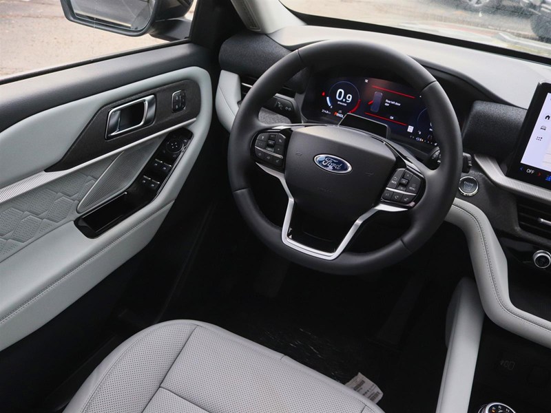 2026 Ford Explorer Platinum 4WD