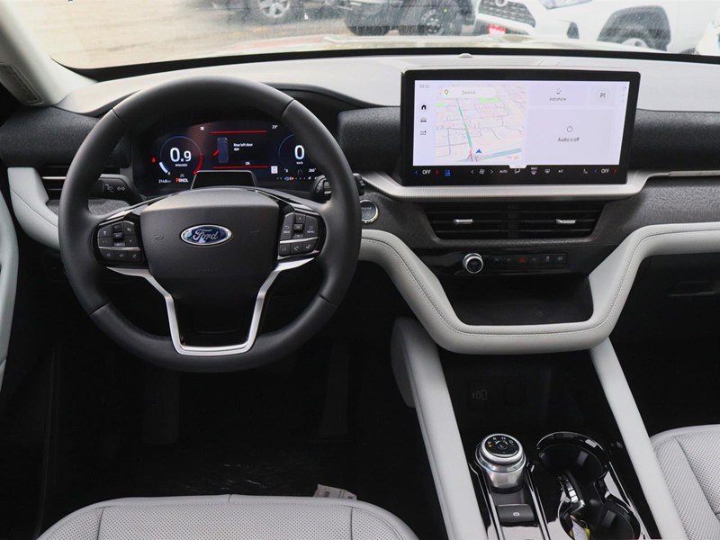 2026 Ford Explorer Platinum 4WD