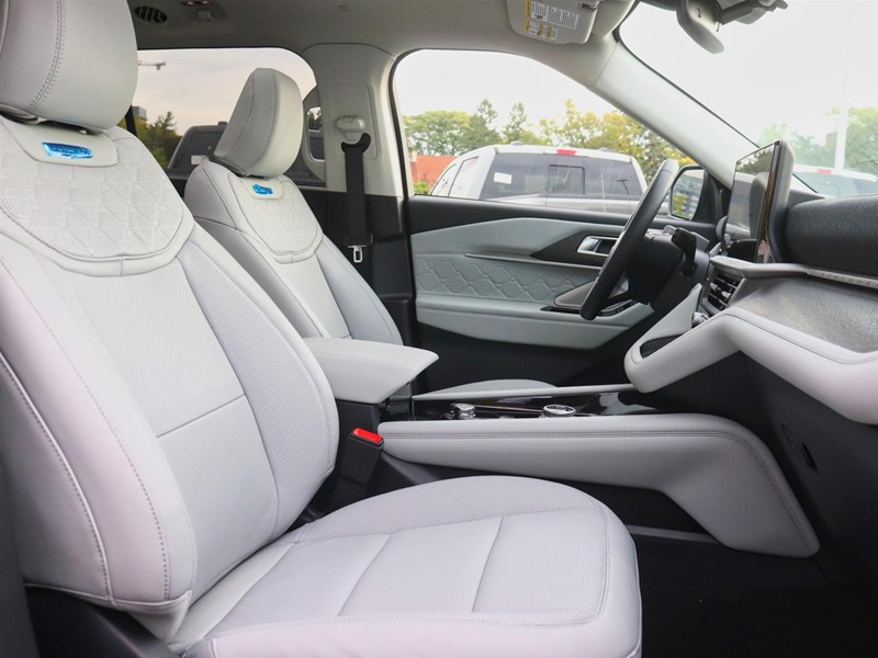 2026 Ford Explorer Platinum 4WD