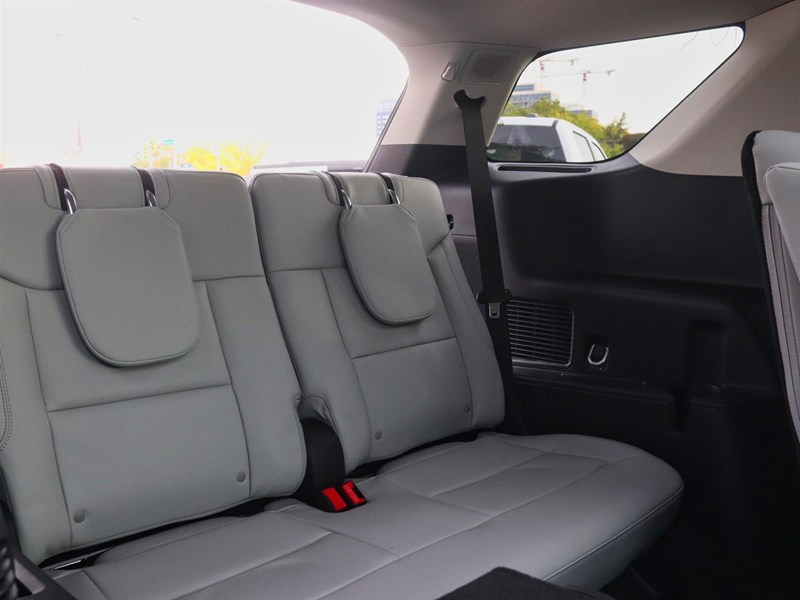 2026 Ford Explorer Platinum 4WD