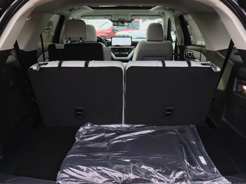 2026 Ford Explorer Platinum 4WD