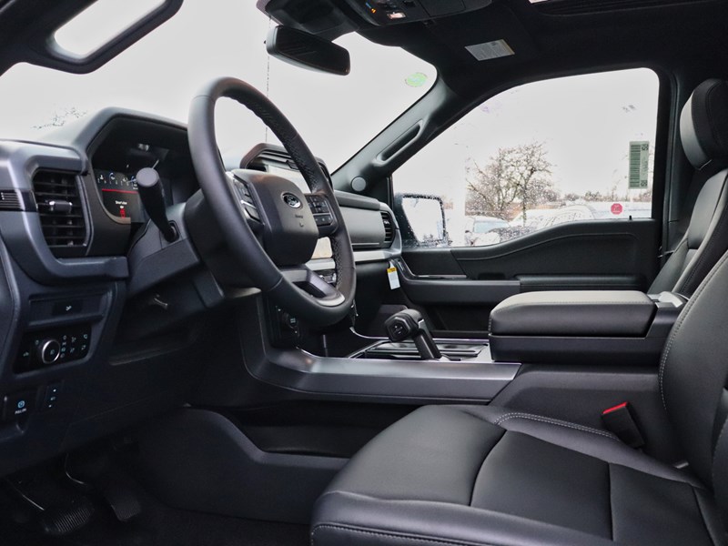 2026 FORD F-150 XLT | 4X4 | 2.7L | 303A | BLK PK PLS |ROOF |BD UTL