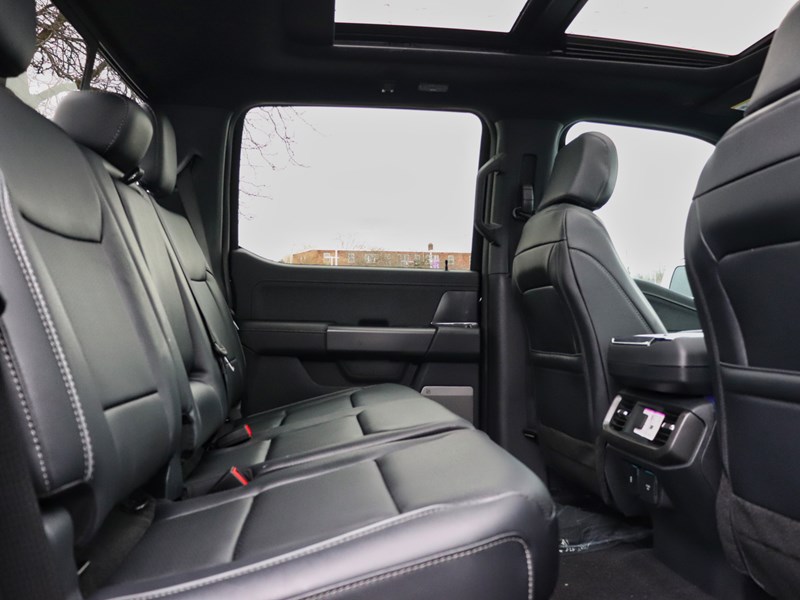 2026 Ford F-150 LARIAT | 4X4 | HYBRID | 501A | BLK PK | ROOF