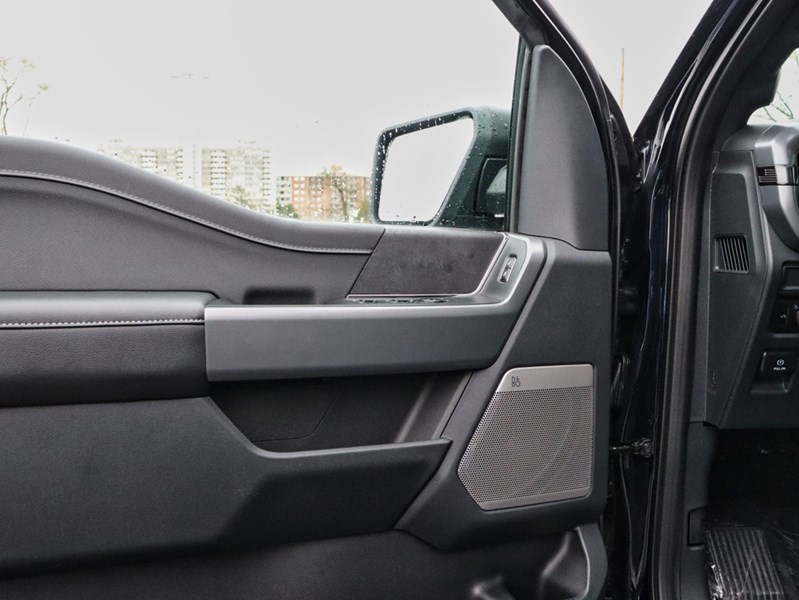2026 Ford F-150 XLT | 4X4 | 5.0L | 303A |Blk Pk Pls |Roof |Bed Utl