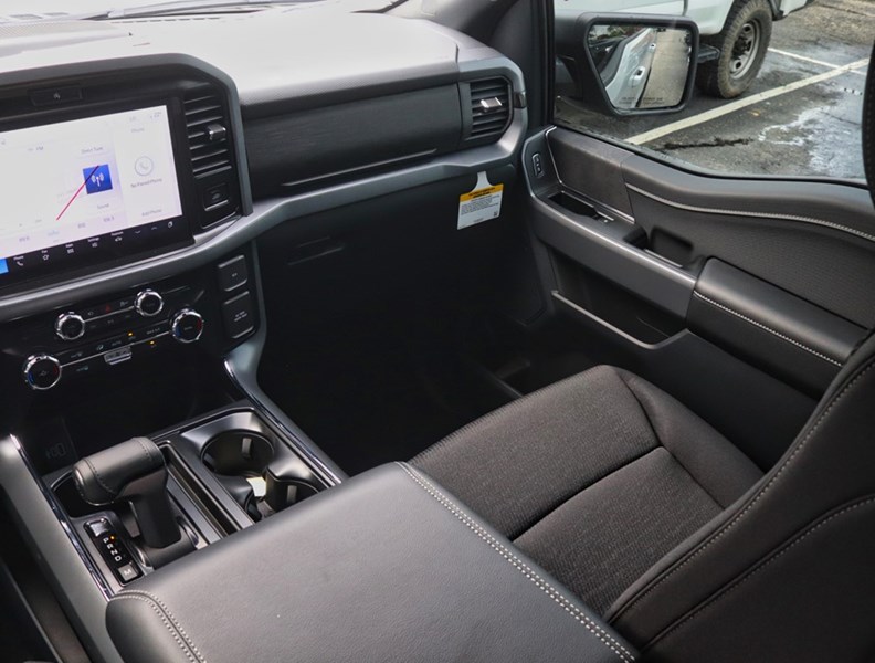 2026 Ford F-150 XLT | 4X4 | 2.7L | 301A | Blk Pkg