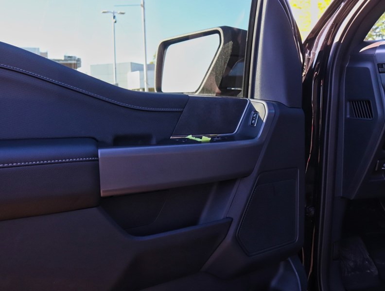 2026 Ford F-150 XLT | 4X4 | 2.7L | 301A | Blk Pkg