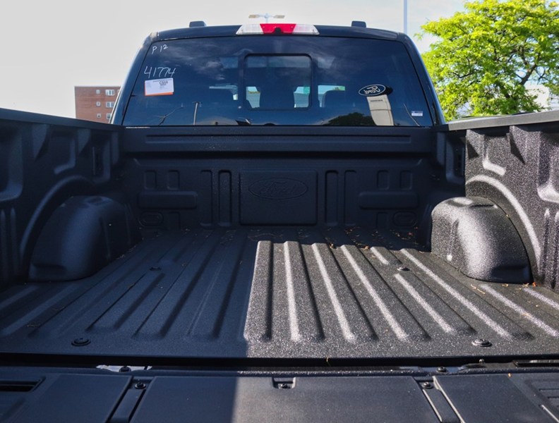 2026 Ford F-150 Platinum | 4X4 | Hybrid | 702A | Roof | Spray |22S