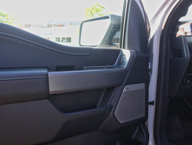2026 Ford F-150 XLT | 4X4 | 5.0L | 303A | Blk Pk Pls | Roof | Bed
