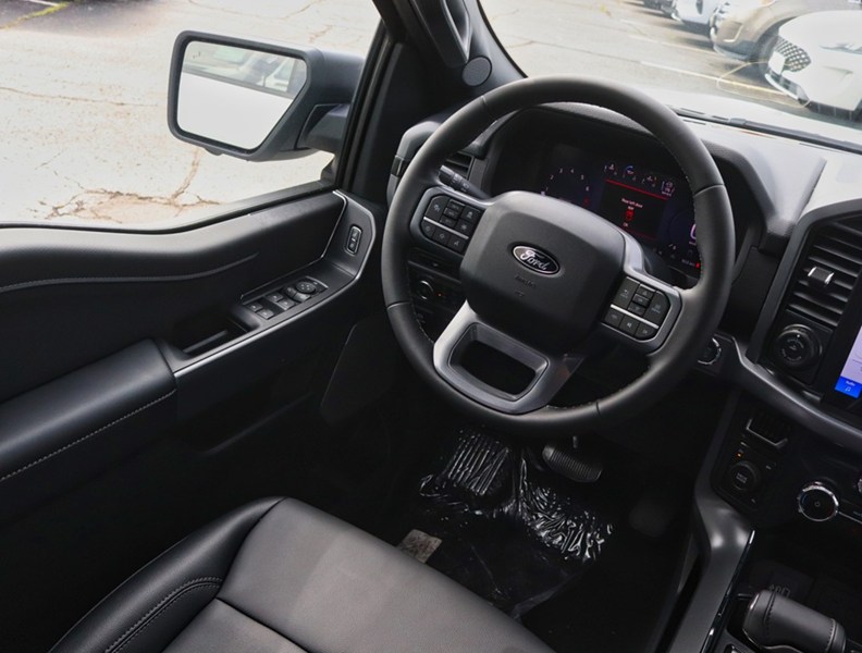 2026 Ford F-150 XLT | 4X4 | 5.0L | 303A | 157 | Blk Pk Pls | Roof