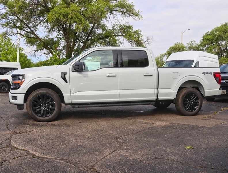 2026 Ford F-150 XLT | 4X4 | 5.0L | 303A | 157 | Blk Pk Pls | Roof