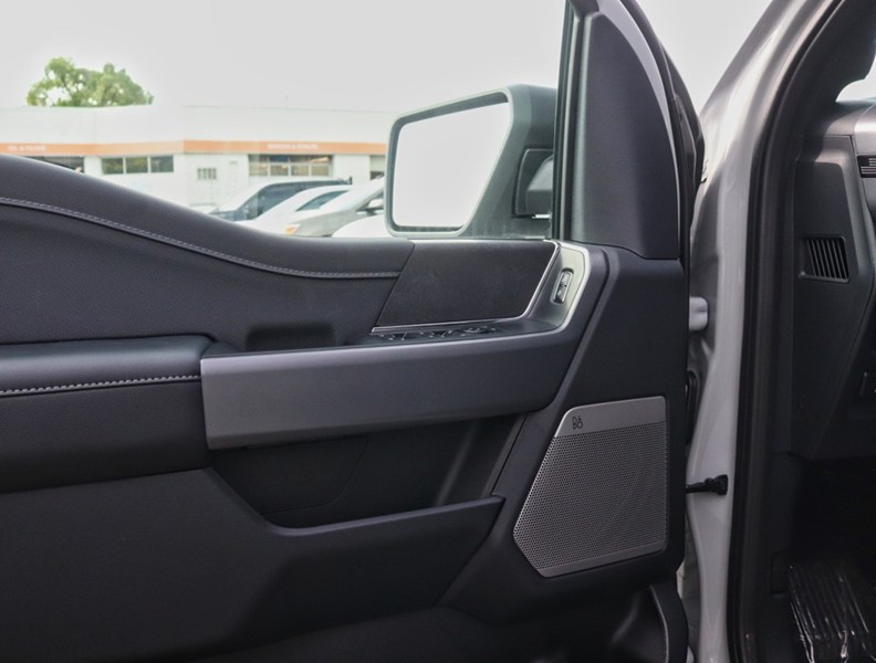 2026 Ford F-150 XLT | 4X4 | 5.0L | 303A | 157 | Blk Pk Pls | Roof