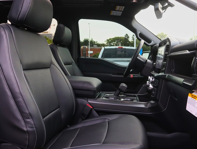 2026 Ford F-150 Lariat | 4X4 | 3.5L | 501A | Blk Pk | Roof
