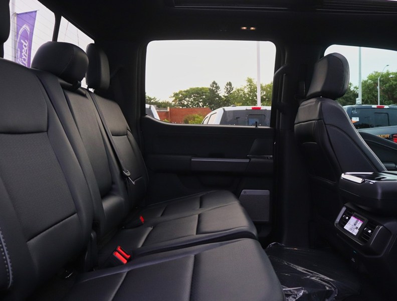 2026 Ford F-150 Lariat | 4X4 | 3.5L | 501A | Blk Pk | Roof