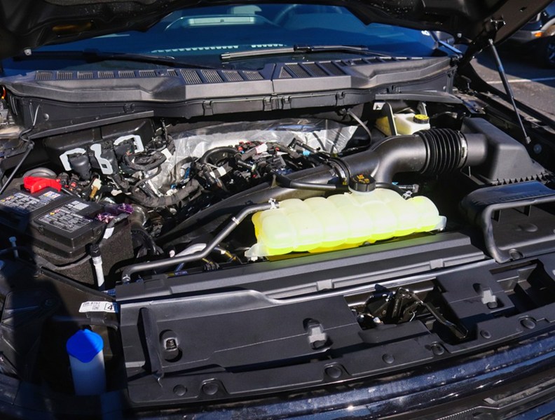2026 Ford F-150 XLT | 4X4 | 2.7L | 303A | Blk Pk Pls | Roof | Bd U