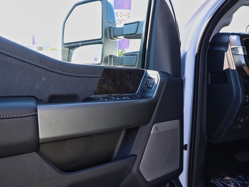 2026 Ford F-250 LARIAT | 4X4 | 6.7L | BLK  PKG | ROOF | PROPWR 2KW