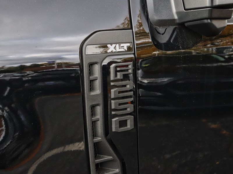 2026 FORD F-250 XLT | 4X4 | 6.7L | PREM PKG | BLK PKG | ROOF | 20S