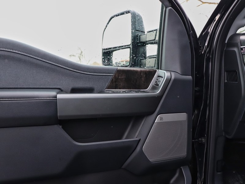 2026 Ford F-250 LARIAT | 4X4 | 6.7L DIESEL | BLK PK | ROOF | 20s