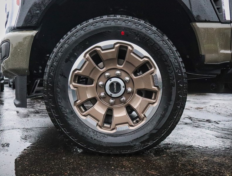 2026 Ford F-250 King Ranch | 4X4 | 6.7L | Roof | Fx4 | Max Recline