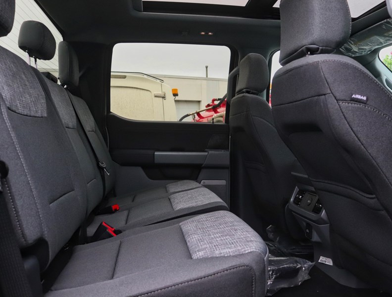 2026 Ford F-250 XLT | 4X4 | 6.7L | Prem Pkg | Roof | 5Th Whl