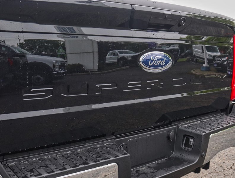 2026 Ford F-250 Lariat | 4X4 | 6.8L | Roof | Chrome Pkg | Activex