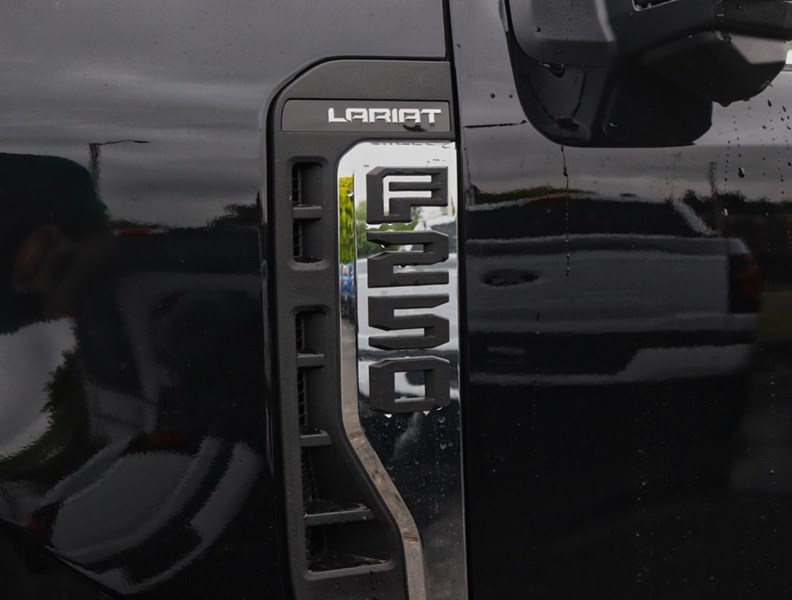 2026 Ford F-250 Lariat | 4X4 | 6.8L | Roof | Chrome Pkg | Activex