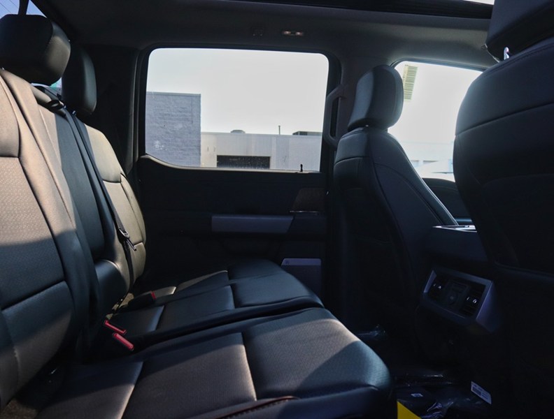2026 Ford Super Duty F-250 Srw Lariat | 4X4 | 6.7L | Blk Pk | Roof | 5Th Whl