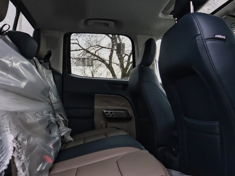 2026 FORD MAVERICK LARIAT | AWD | HYBRID | ROOF | 4K TOW | PWR SLD WI