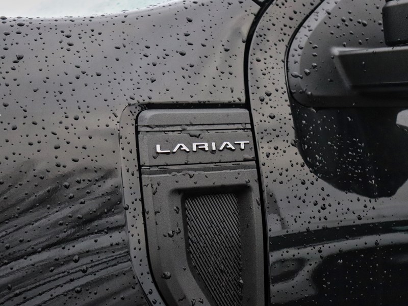 2026 FORD MAVERICK LARIAT | AWD | HYBRID | ROOF | 4K TOW | PWR SLD WI